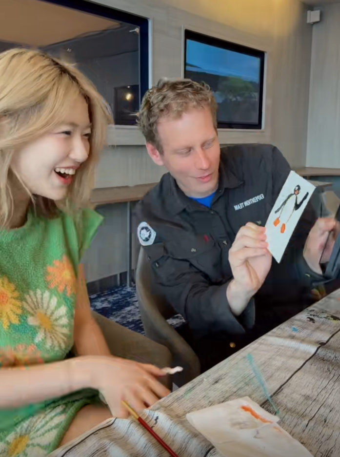 小度帅哥的臭脚丫子的图片__帅哥的臭袜子哪里买