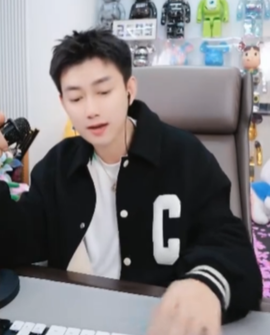 _yy阿哲天佑事件视频回放_yy天佑阿哲干架视频