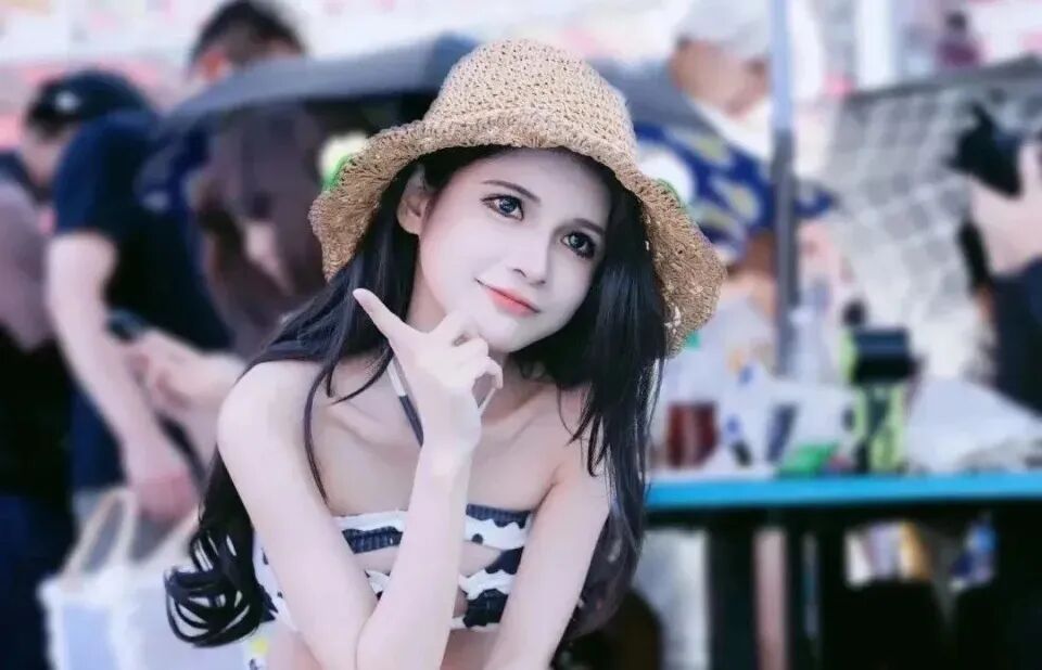 狗头萝莉重返Cos圈？“奶牛泳装”现身漫展，重新拍片变现赚钱_狗头萝莉重返Cos圈？“奶牛泳装”现身漫展，重新拍片变现赚钱_