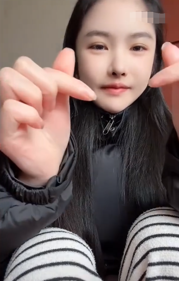 _我的账号价值1亿，顾茜茜自曝封号降温？次惑小仙女自曝抑郁症！直言“吃药吃傻了”_我的账号价值1亿，顾茜茜自曝封号降温？次惑小仙女自曝抑郁症！直言“吃药吃傻了”