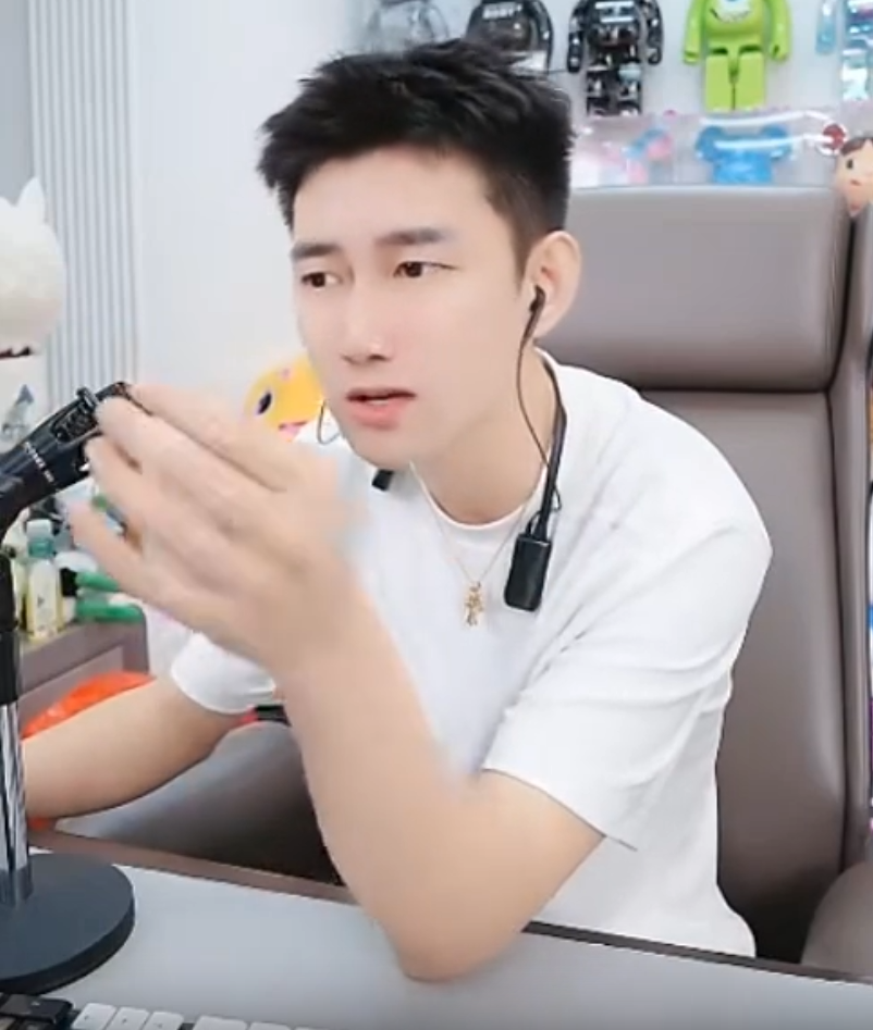 天佑：王小源刘一手混的不好，阿哲回应官司，小人穿小鞋防不住__天佑：王小源刘一手混的不好，阿哲回应官司，小人穿小鞋防不住