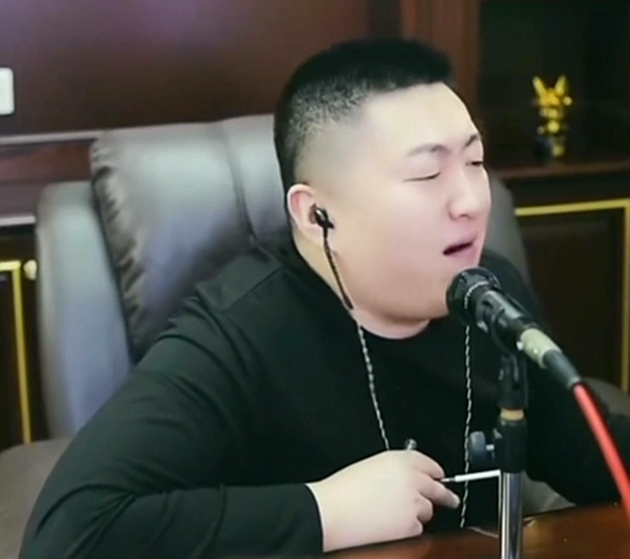 沈曼自曝从小被妈妈抛弃在楼道？埋汰有度，老利没起诉过小洲？__沈曼自曝从小被妈妈抛弃在楼道？埋汰有度，老利没起诉过小洲？