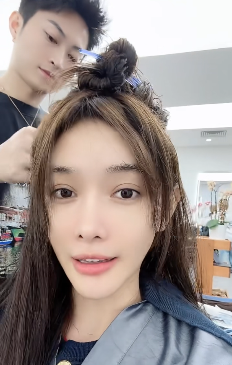 芮甜甜自曝：亲手培养富豪老公？沈曼表忠心：我是KS养的一条gou_芮甜甜自曝：亲手培养富豪老公？沈曼表忠心：我是KS养的一条gou_