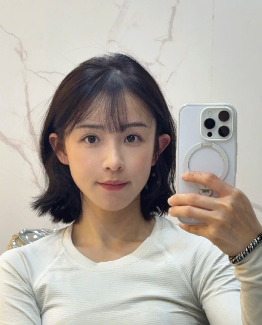 周二珂直播视频回放_周二珂直播了_