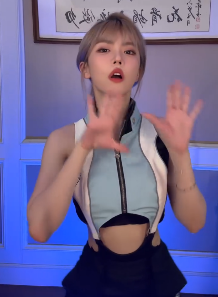 _周淑怡跳槽后人气暴跌，怒怼观众：怎么不让你老木擦边去！_周淑怡跳槽后人气暴跌，怒怼观众：怎么不让你老木擦边去！