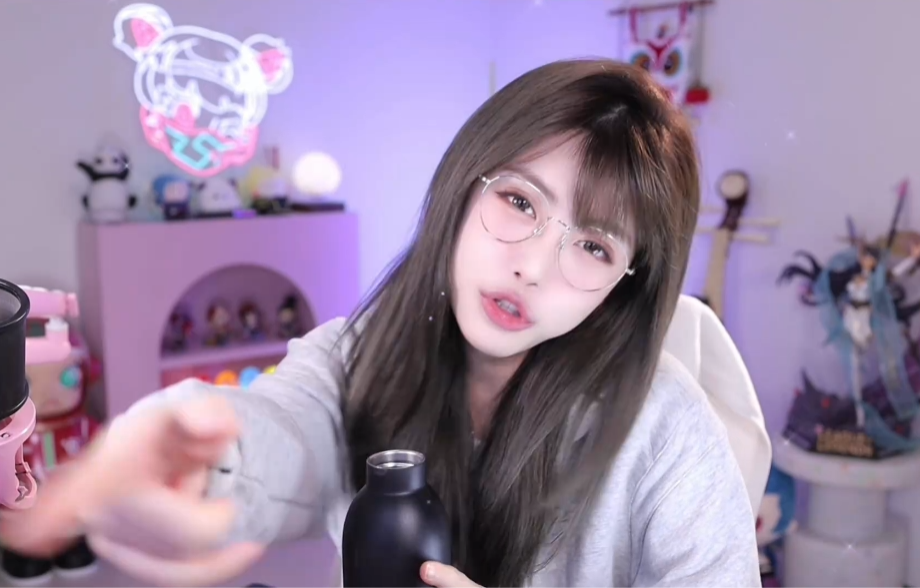 周淑怡跳槽后人气暴跌，怒怼观众：怎么不让你老木擦边去！_周淑怡跳槽后人气暴跌，怒怼观众：怎么不让你老木擦边去！_