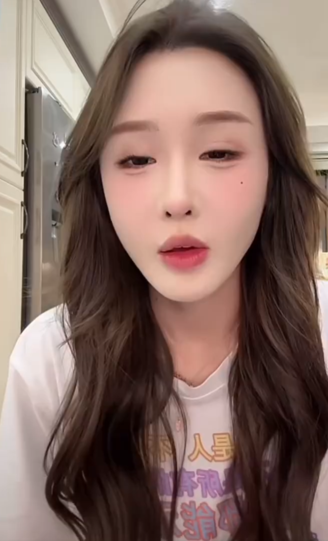 _全都是摆拍，东北雨姐上央视20分钟！大美辟谣满背文身花8万？_全都是摆拍，东北雨姐上央视20分钟！大美辟谣满背文身花8万？