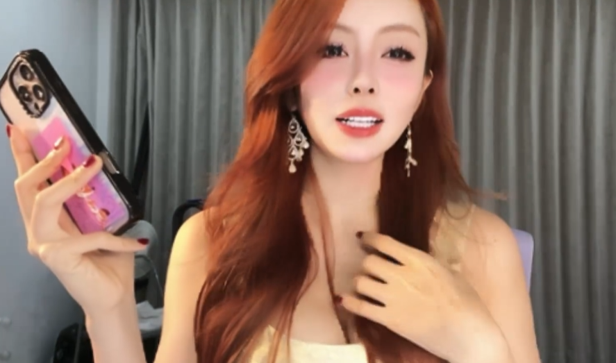 又一“开山鼻祖”告别！“3S女神”张琪格合约到期，为首秀完美做医美__又一“开山鼻祖”告别！“3S女神”张琪格合约到期，为首秀完美做医美