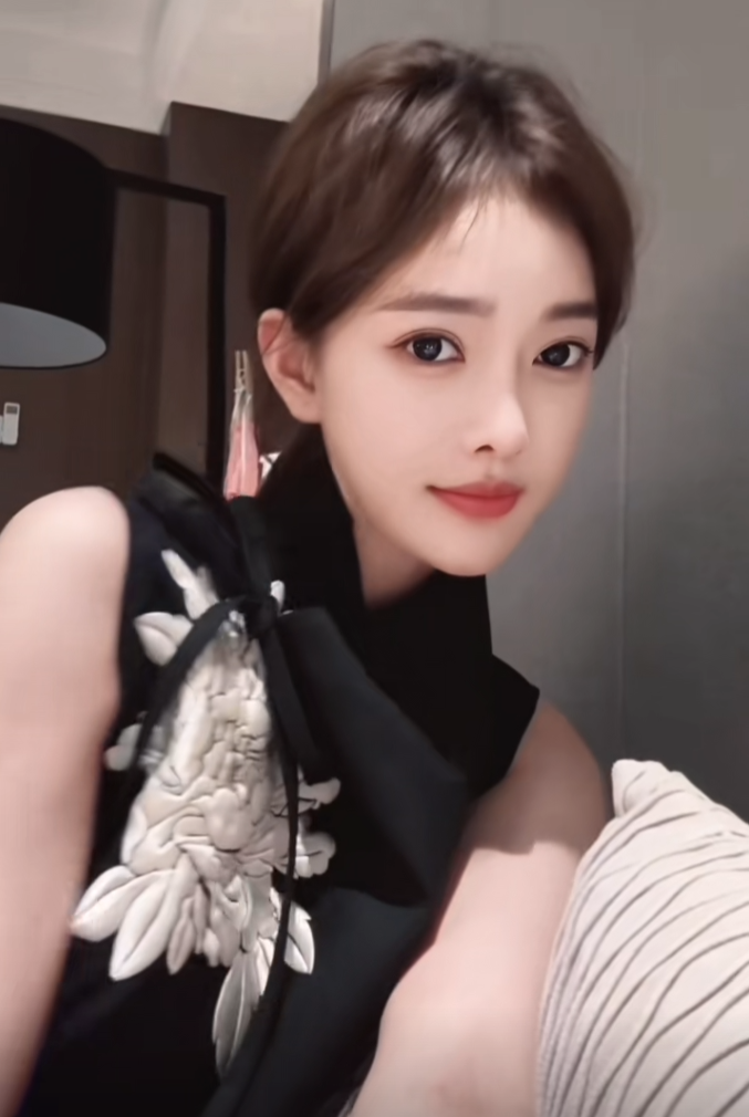 _拼装小乐高_小娃脸一边大一边小