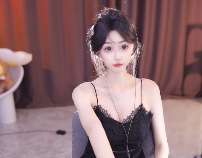 _榜一豪刷助力破百级，女主播直接改口“老公”，已累积消费400万_榜一豪刷助力破百级，女主播直接改口“老公”，已累积消费400万