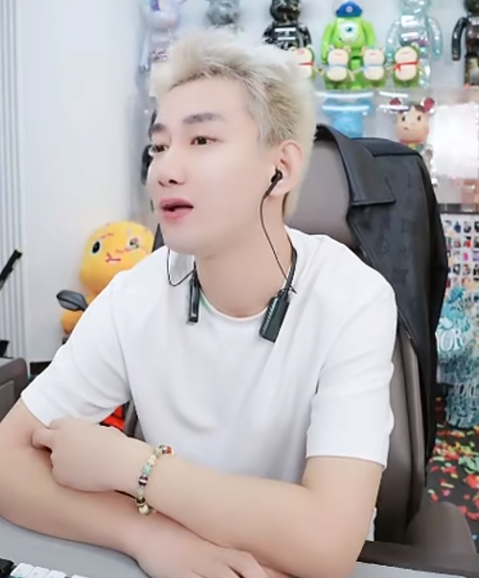 仙洋表示重头再来，要做幕后了！阿哲首次回应违约金，大概1亿？__仙洋表示重头再来，要做幕后了！阿哲首次回应违约金，大概1亿？