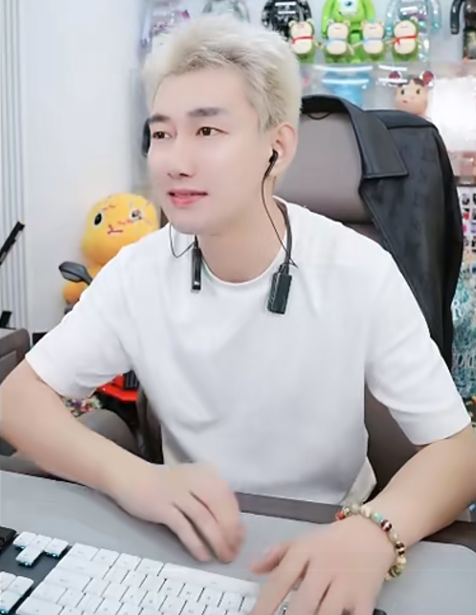 仙洋表示重头再来，要做幕后了！阿哲首次回应违约金，大概1亿？_仙洋表示重头再来，要做幕后了！阿哲首次回应违约金，大概1亿？_