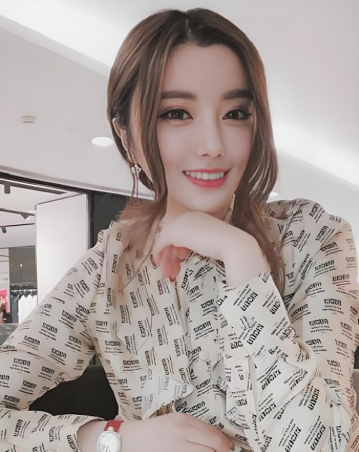 _斗鱼主播集体跳槽龙珠_斗鱼集体跳槽女主播