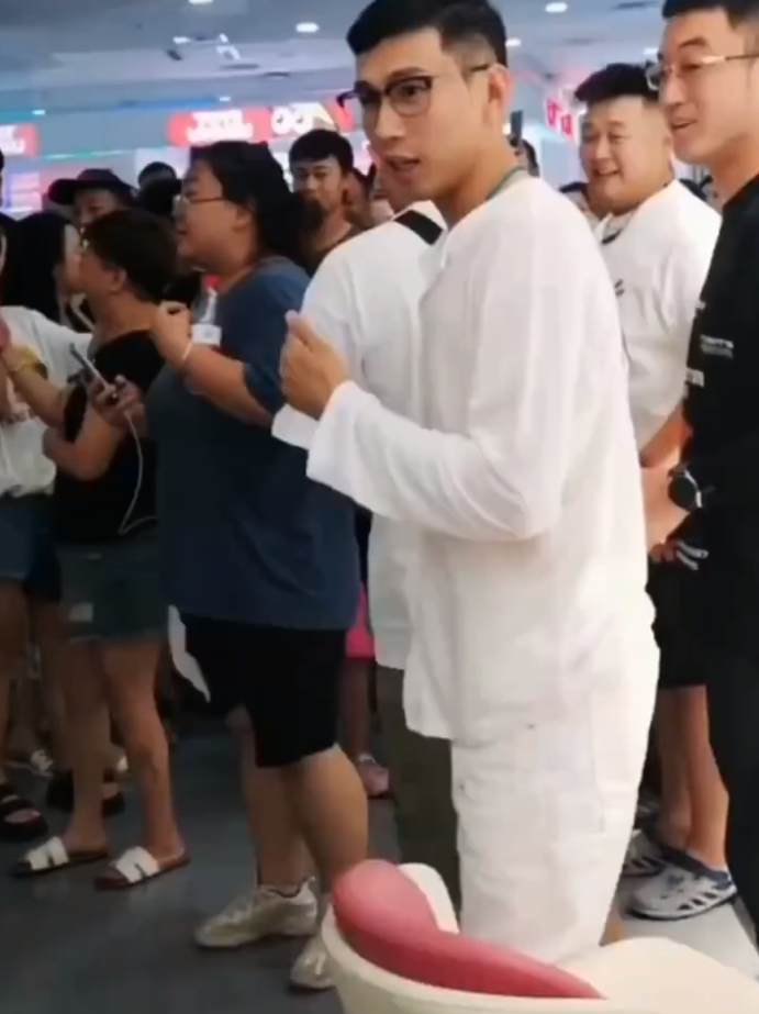 天佑犀利点评仙洋:身边好人留不住,仙洋承诺绝不会割韭菜_天佑犀利点评仙洋:身边好人留不住,仙洋承诺绝不会割韭菜_