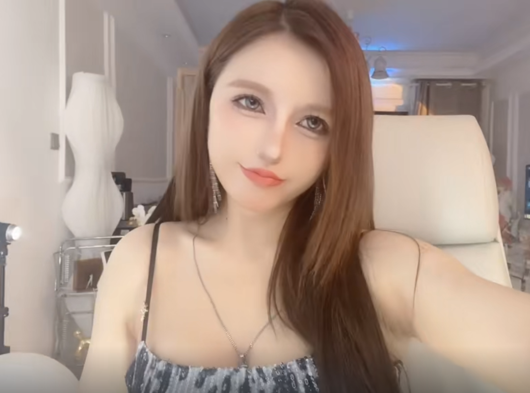 伏明霞现身慈善跑身材臃肿_单论身材长相大桥ひとみ_