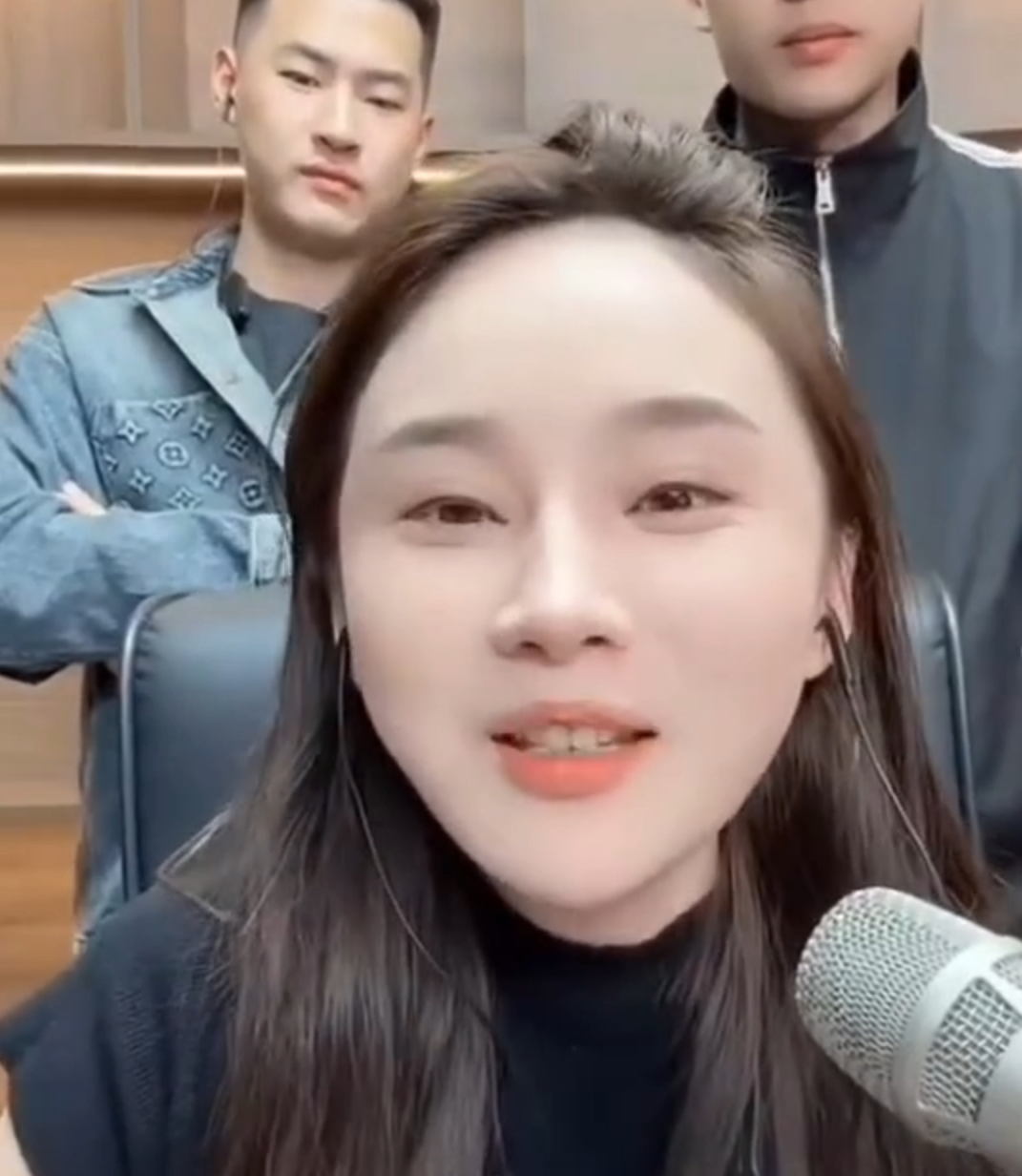 _谁有人气跟谁玩，沈曼玩的就是“无间道”？李则则称本来是喜欢男人，被张大猫掰弯！_谁有人气跟谁玩，沈曼玩的就是“无间道”？李则则称本来是喜欢男人，被张大猫掰弯！