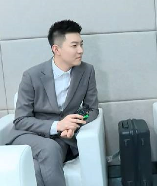 玄律谈前老板：帮过我但我数倍回馈了！浅蓝微凉：YY放电影也能赚钱__玄律谈前老板：帮过我但我数倍回馈了！浅蓝微凉：YY放电影也能赚钱