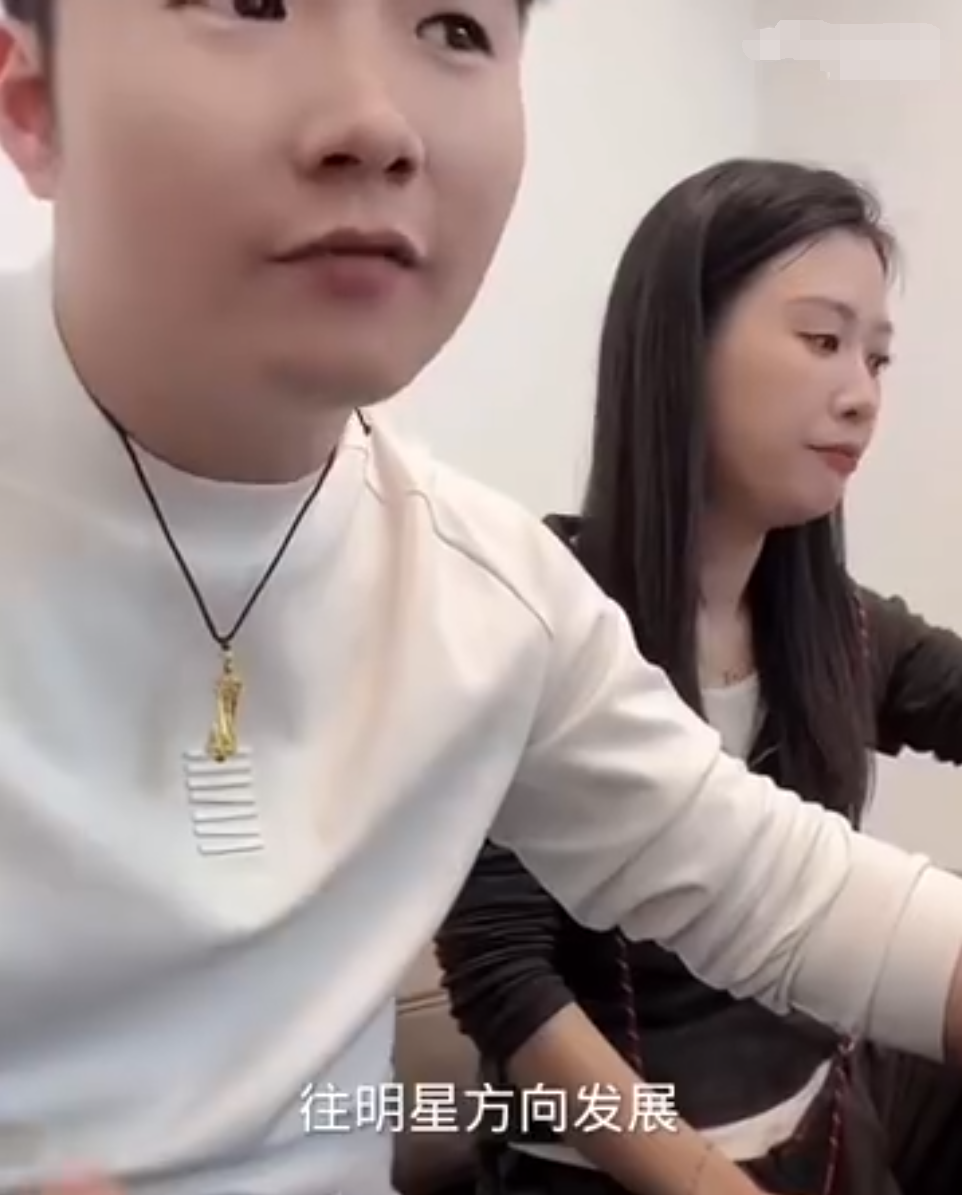 白小白牌牌琦合体直播__牌牌琦和白小白最后一次直播