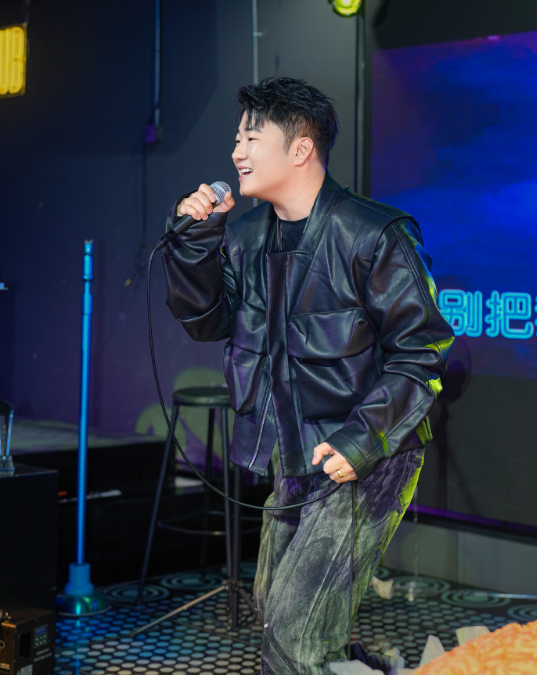 白小白牌牌琦合体直播_牌牌琦和白小白最后一次直播_