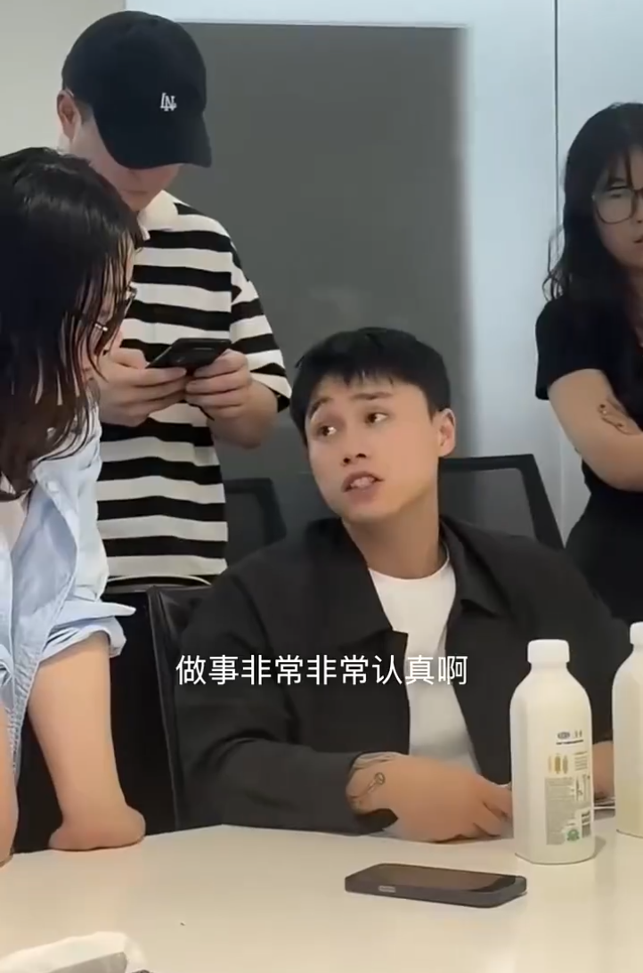 方丈回怼网友：我满嘴脏话却修路捐钱！伽柏力挺刘二狗，为你重启账号！__方丈回怼网友：我满嘴脏话却修路捐钱！伽柏力挺刘二狗，为你重启账号！