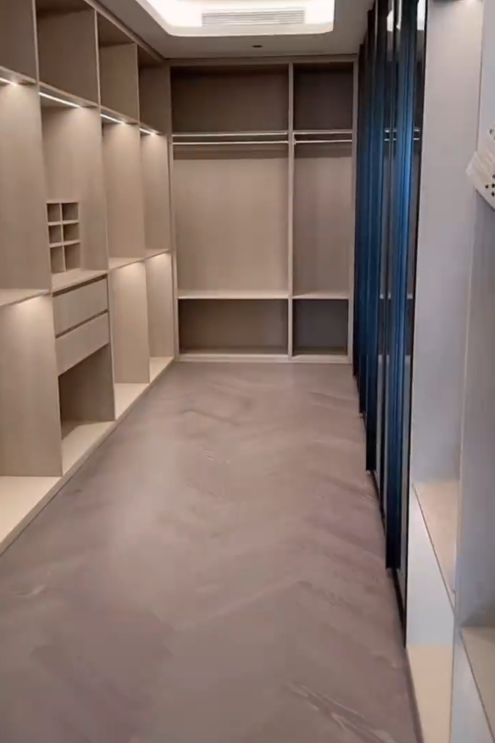 _小伊伊直播晒上亿杭州豪宅！王小源讲述与方丈关系隔阂原因_小伊伊直播晒上亿杭州豪宅！王小源讲述与方丈关系隔阂原因