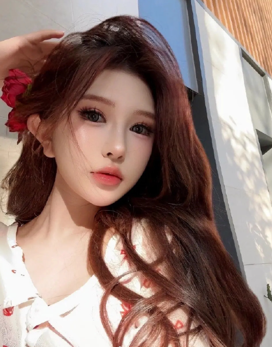 _整容狂魔手术遇意外吓到众人_整容怪网红