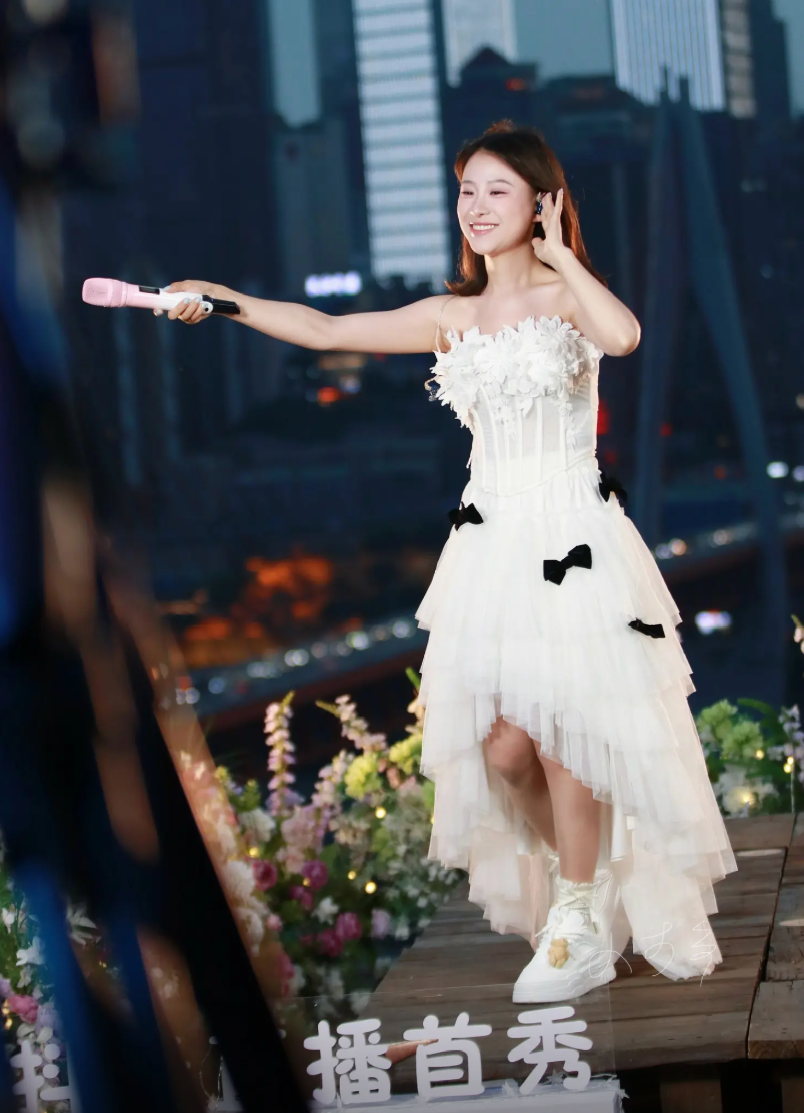 韩安冉说老公宋浩然亏损4个月了！YY顶流主播小阿七抖音首秀破圈？__韩安冉说老公宋浩然亏损4个月了！YY顶流主播小阿七抖音首秀破圈？