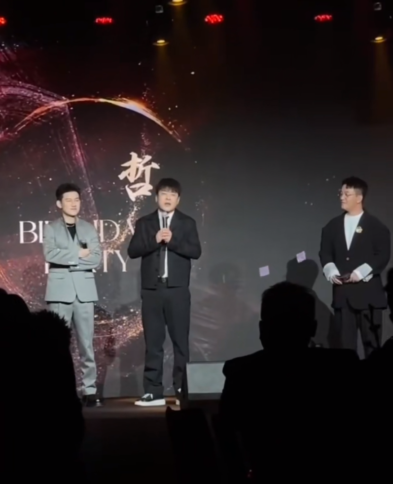 阿哲介绍_akon阿哲_