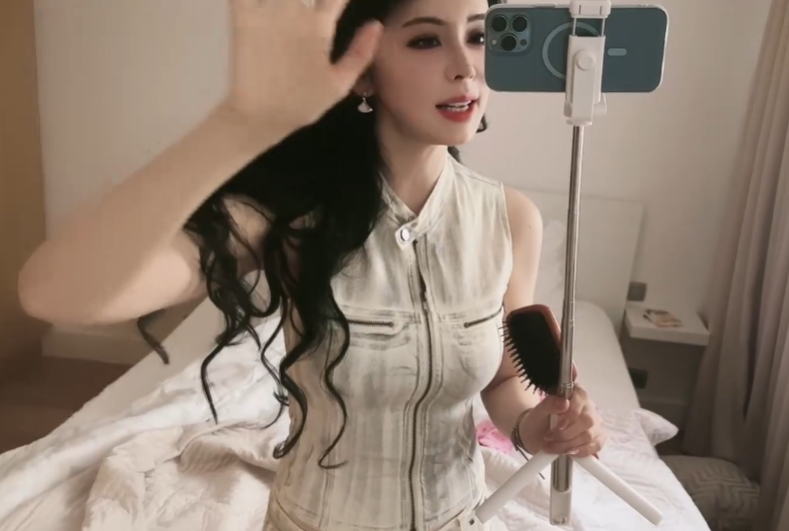 _黑人小伙吐槽_黑人小哥吐槽摊手