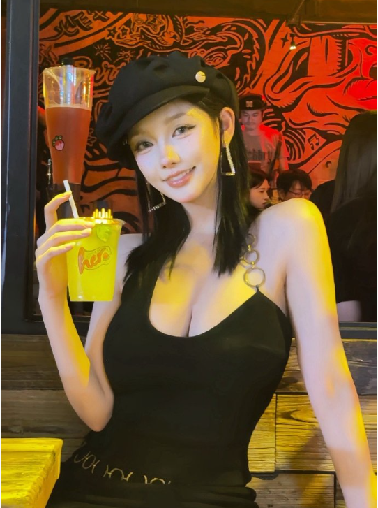 斗鱼女主播回归__斗鱼主播重重