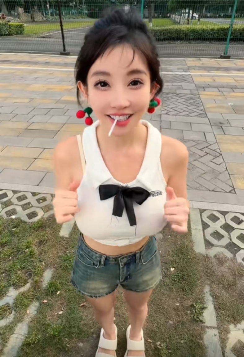 日本美女穿c字裤跳电竞舞_穿裤丝袜跳广场舞_