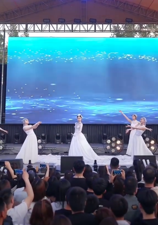 _李四大舞台完美落幕，非常成功！“半吨兄弟”是天津李四徒弟？_李四大舞台完美落幕，非常成功！“半吨兄弟”是天津李四徒弟？