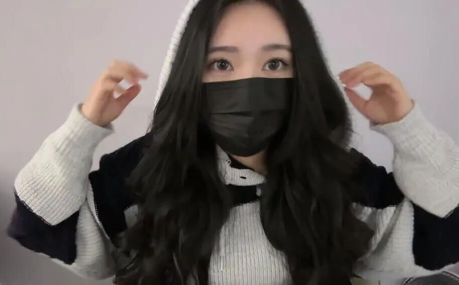 _小团团近照曝光！欧美御姐范儿惊艳网友，粉丝狂赞“颜值升级”_小团团近照曝光！欧美御姐范儿惊艳网友，粉丝狂赞“颜值升级”