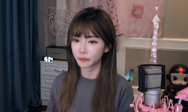 周淑怡二台主播致歉，对不起前男友和周姐，回应网上爆料有真有假__周淑怡二台主播致歉，对不起前男友和周姐，回应网上爆料有真有假