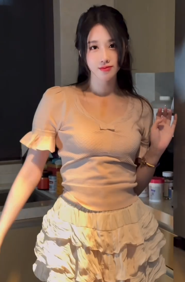 没结婚并非“人妻”，轩子私生活遭“公审”，怒怼你们想娶我吗__没结婚并非“人妻”，轩子私生活遭“公审”，怒怼你们想娶我吗