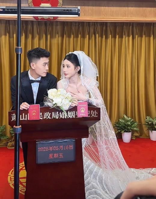 _真真姐收集证据欲让其净身出户，散打哥否认剧本！任权薛小婉结婚忘带身份证？_真真姐收集证据欲让其净身出户，散打哥否认剧本！任权薛小婉结婚忘带身份证？