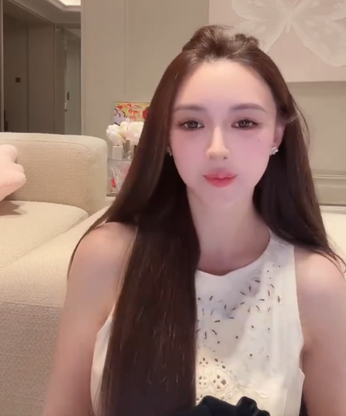 刘二狗讲述往事，后起之秀被老网红打压？叶珂自曝讨好型人格：我连洗头都怕理发师辛苦！_刘二狗讲述往事，后起之秀被老网红打压？叶珂自曝讨好型人格：我连洗头都怕理发师辛苦！_