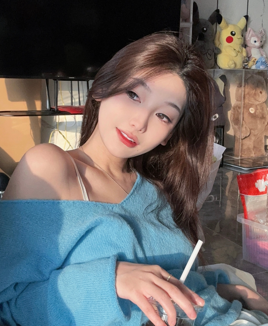 _30岁被嘲“老女人”了？女主播破防怒怼：80岁点男模也看不上你_30岁被嘲“老女人”了？女主播破防怒怼：80岁点男模也看不上你