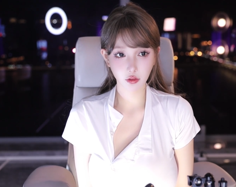 可近距离观看大摆锤？米娜举办8周年线下聚会，邀请铁粉齐聚长沙_可近距离观看大摆锤？米娜举办8周年线下聚会，邀请铁粉齐聚长沙_