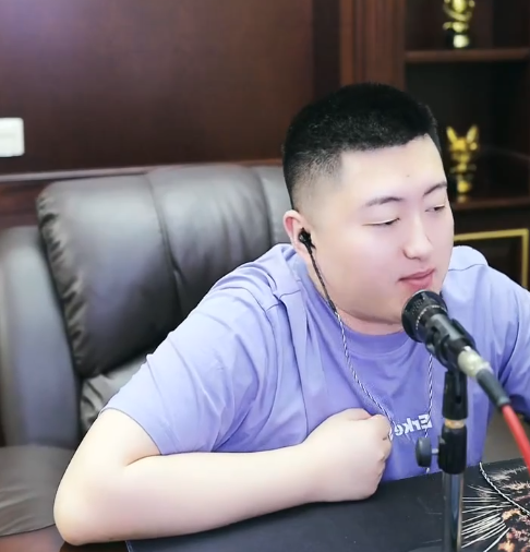 芮甜甜哭了__芮甜甜是谁