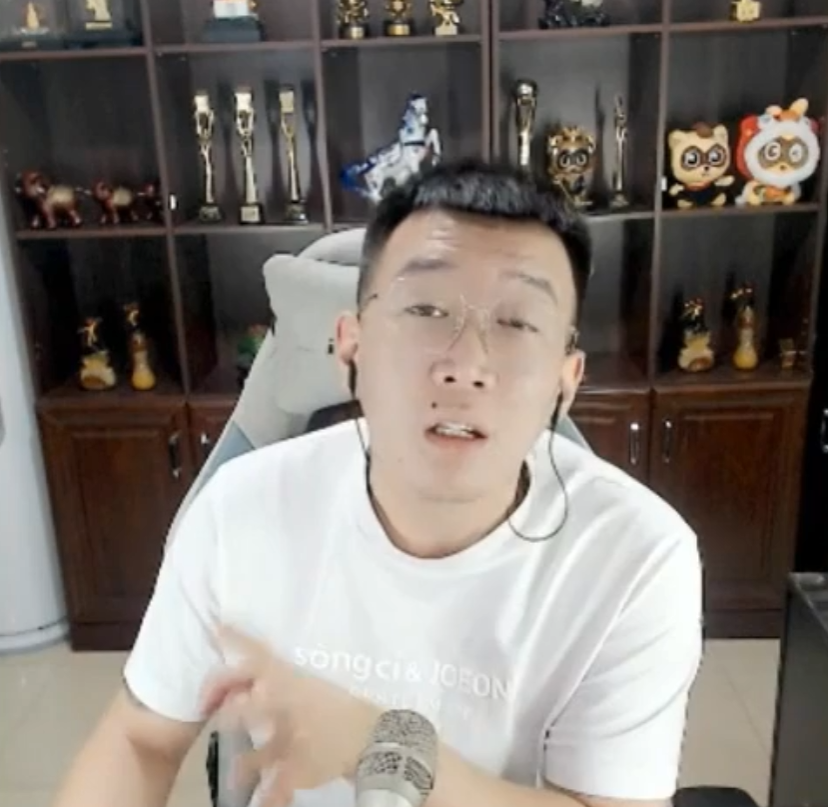 陈都灵否认男友是章泽天前任__老利睡女主播报警事件