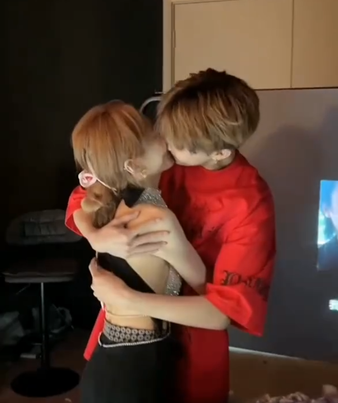 祁天道质疑太原老葛雇人碰瓷要钱？嘉文表白娇妹正式官宣_祁天道质疑太原老葛雇人碰瓷要钱？嘉文表白娇妹正式官宣_