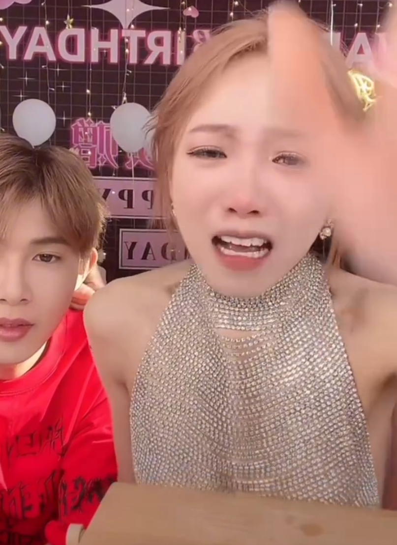 祁天道质疑太原老葛雇人碰瓷要钱？嘉文表白娇妹正式官宣__祁天道质疑太原老葛雇人碰瓷要钱？嘉文表白娇妹正式官宣