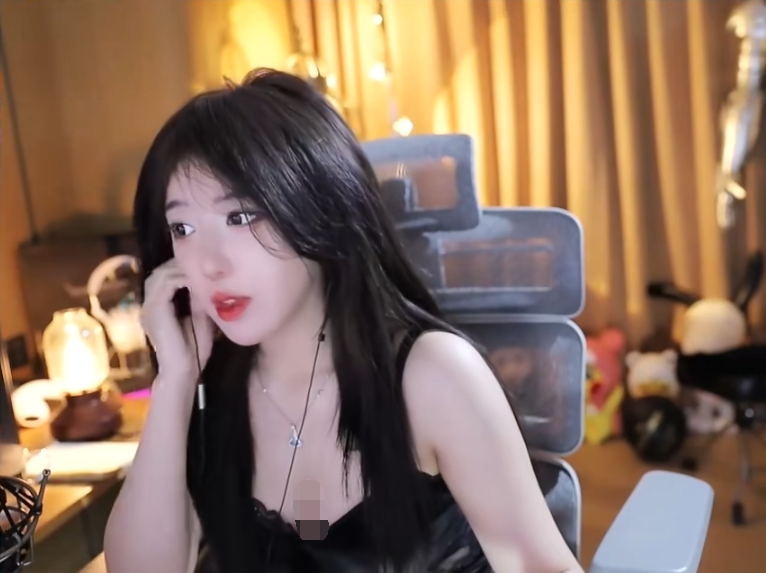 _领口太低违规扣分，呆妹儿“威胁”超管，把我逼走了你别后悔！_领口太低违规扣分，呆妹儿“威胁”超管，把我逼走了你别后悔！