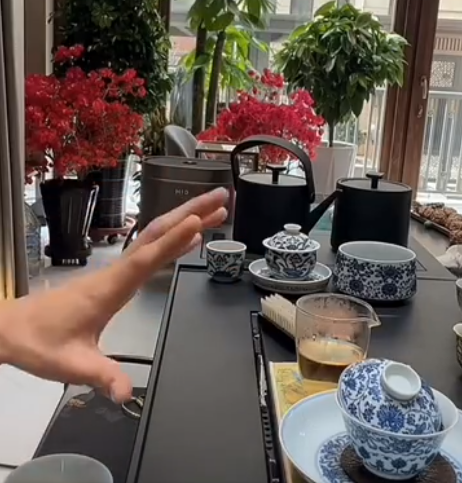 _二驴子天佑对骂视频_二驴请天佑吃饭