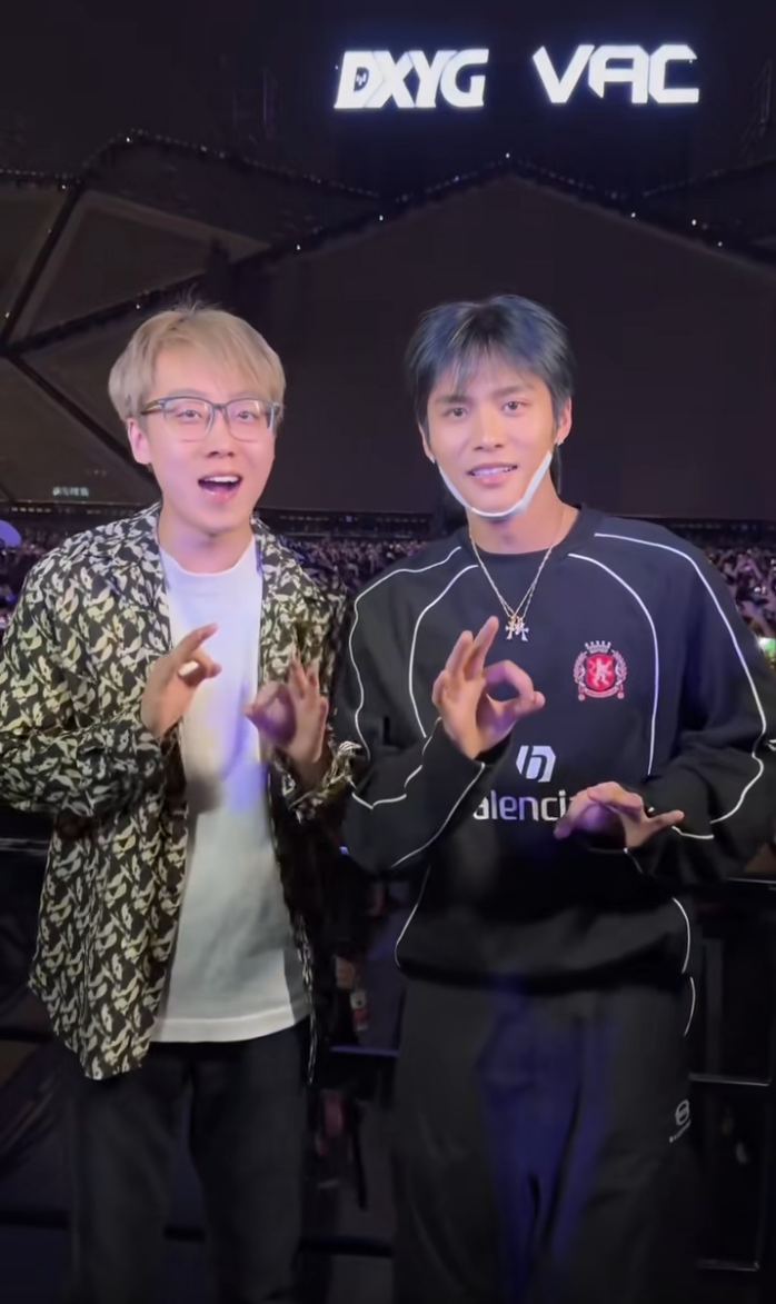 _总是那几家在搞我们，小杨哥回应20元一杯水，以后电音节水全免费_总是那几家在搞我们，小杨哥回应20元一杯水，以后电音节水全免费