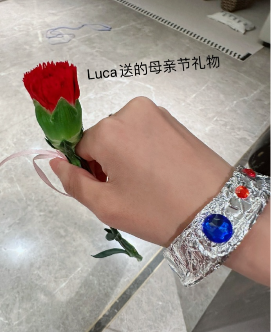 陈静莹全款拿下奔驰大G，离开天佑活得潇洒，回应分手另有内情_陈静莹全款拿下奔驰大G，离开天佑活得潇洒，回应分手另有内情_