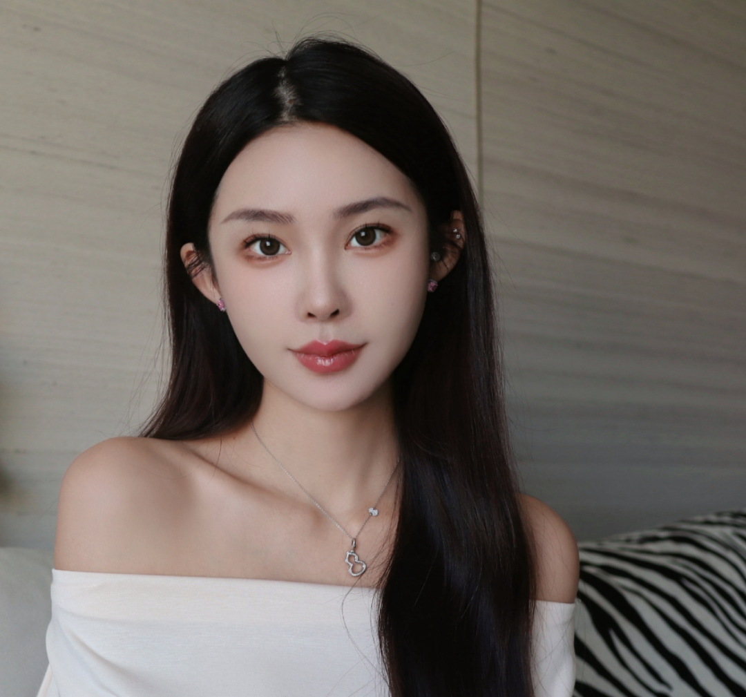 _陈静莹全款拿下奔驰大G，离开天佑活得潇洒，回应分手另有内情_陈静莹全款拿下奔驰大G，离开天佑活得潇洒，回应分手另有内情