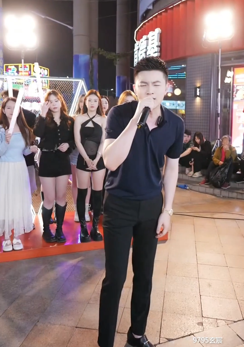 _玄律带众美女主播开启路演，天佑点评辛巴聪是明人，聊谁不踩人_玄律带众美女主播开启路演，天佑点评辛巴聪是明人，聊谁不踩人