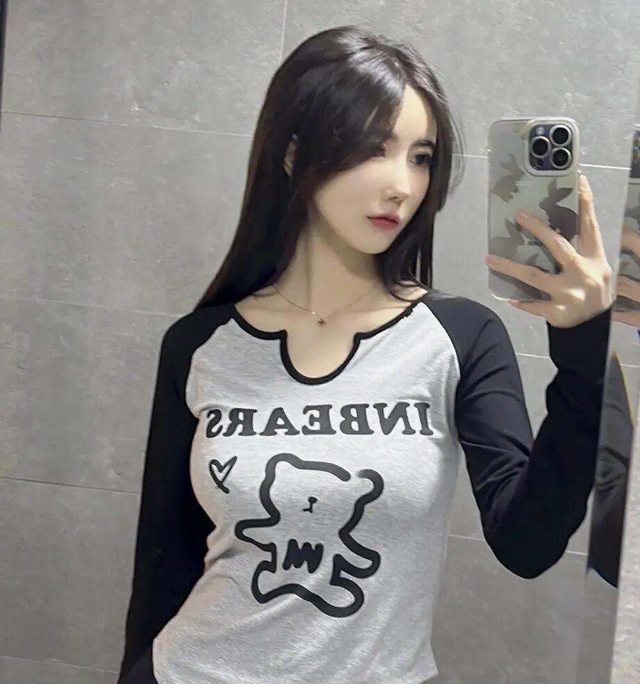 _抽烟喝酒纹身的小姐姐_纹身抽烟女主播